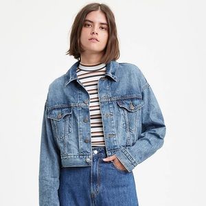 NWT Levi’s Cropped Dad Trucker Jacket